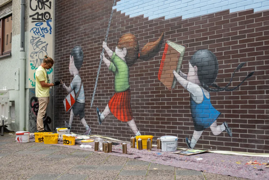 Çocuksu Mutlulukları Tasvir Eden Murallar