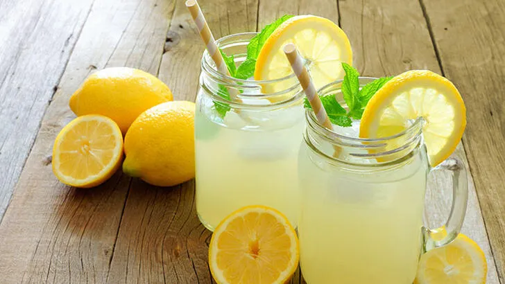  Fesleğenli Limonata