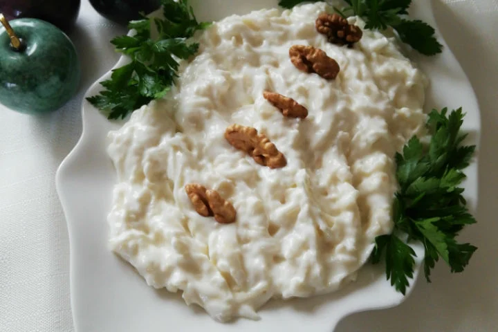 Cevizli Kereviz Salatası
