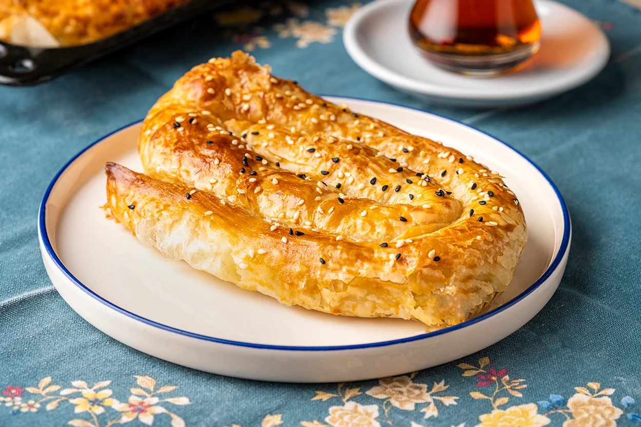 El Açması Patatesli Börek Tarifi