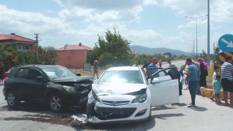 Balıkesir Savaştepe’de Kaza 9 Yaralı