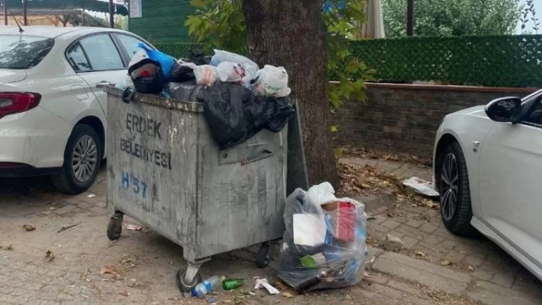 Balıkesir'de Vatandaşların "Çöp" Tepkisi 